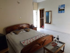 In-room safe, desk, free WiFi - Nilanjana Kuakata (Kalapara)