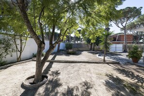 Villa | Garden