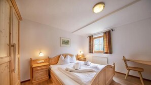 House | 5 bedrooms, bed sheets - Alpine Chalet in Wald im Pinzgau for 12 (Wald im Pinzgau)