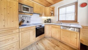 House | Private kitchen - Alpine Chalet in Wald im Pinzgau for 12 (Wald im Pinzgau)