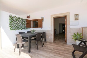 Villa | Dining