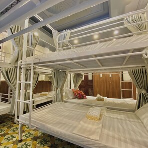 Dormitorio compartido, dormitorio mixto, no fumadores, vistas a la ciudad | Wifi gratis