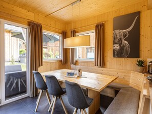 Chalet | Dining