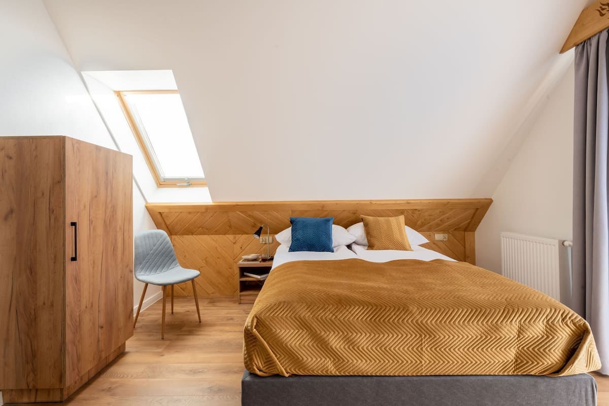Economy tweepersoonskamer | 1 slaapkamer, een laptopwerkplek, gratis wifi, beddengoed