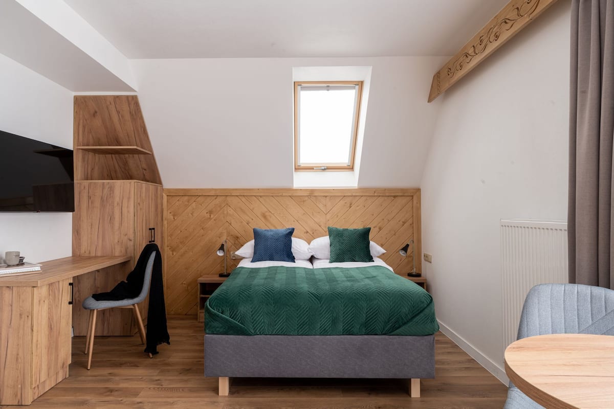 Tweepersoonskamer | 1 slaapkamer, een laptopwerkplek, gratis wifi, beddengoed