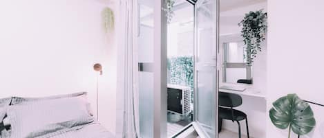 Apartment, 1 Bedroom, Non Smoking | 1 bedroom, desk, iron/ironing board, free WiFi