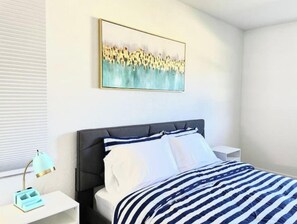 2 bedrooms, iron/ironing board, free WiFi, bed sheets