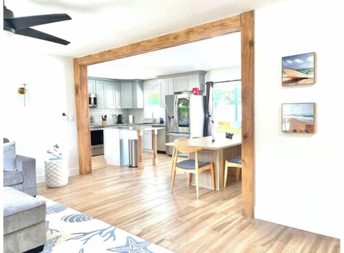 Beach House, Pool, Garage, 10 Min to Beach