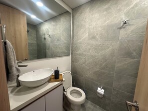 Luxury Apartment, Mountain View | Bathroom - Apto con Jacuzzi Privado y vista verde (Chia)