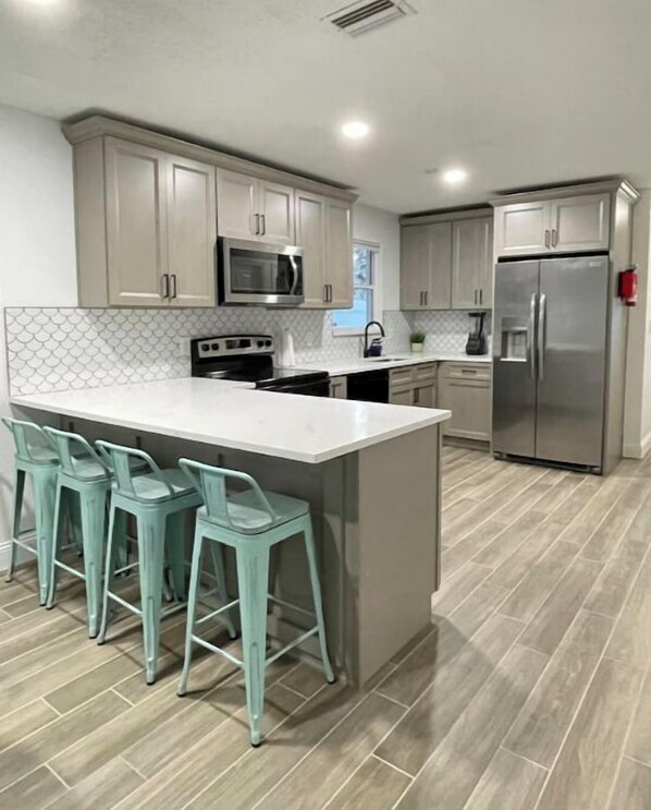 Fridge, microwave, oven, stovetop