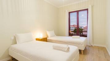 3 Schlafzimmer, Bügeleisen/Bügelbrett, Internetzugang, Bettwäsche