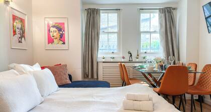 Detached House w/ FREE Parking & WiFi near Little Venice, Paddington & Hyde Park