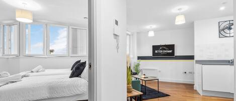 2 slaapkamers, een strijkplank/strijkijzer, wifi, beddengoed