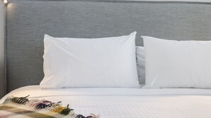Room - The Sunshine House - Nestled in the heart of the city. (Warrnambool)