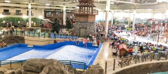 Ultimate Group Getaway: Sleeps 16, Hot Tub, Arcade, & 5 Min from Mall of America