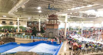 Ultimate Group Getaway: Sleeps 16, Hot Tub, Arcade, & 5 Min from Mall of America