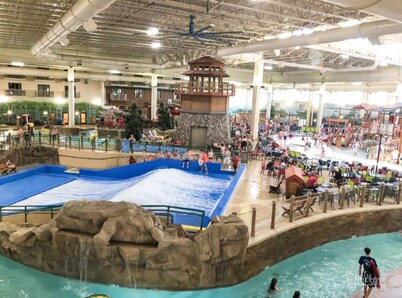 Ultimate Group Getaway: Sleeps 16, Hot Tub, Arcade, & 5 Min from Mall of America