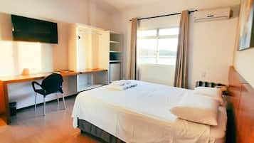 Standard Double Room | Laptop workspace, free WiFi