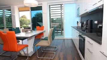 House | Private kitchen | Electric kettle, toaster, high chair