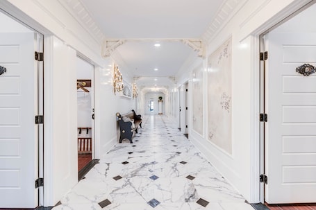 Interior. The Ivory Pearl Room/With the best rooftop view in Manteo!
