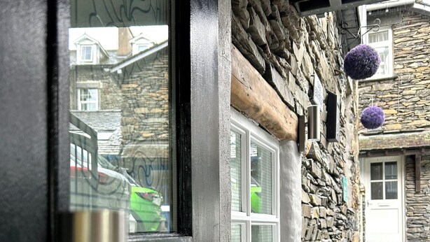 Exterior - Oasis Boutique (Windermere)