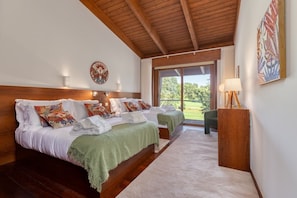 4 bedrooms, iron/ironing board, free WiFi, bed sheets - Ponte de Lima Chalet Pool & Golf (Feitosa)