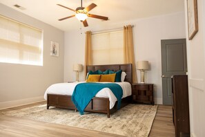 1 bedroom, desk, iron/ironing board, WiFi