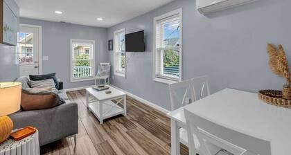 1BR w/ Private Balcony · 3 Blks to Beach · Asbury