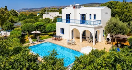 Villa Artemis - Four Bedroom Villa, Sleeps 8