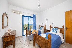 4 dormitorios, tabla de planchar con plancha, wifi y ropa de cama