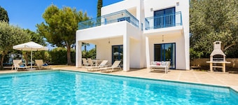 Villa Athina Ena - Three Bedroom Villa, Sleeps 6