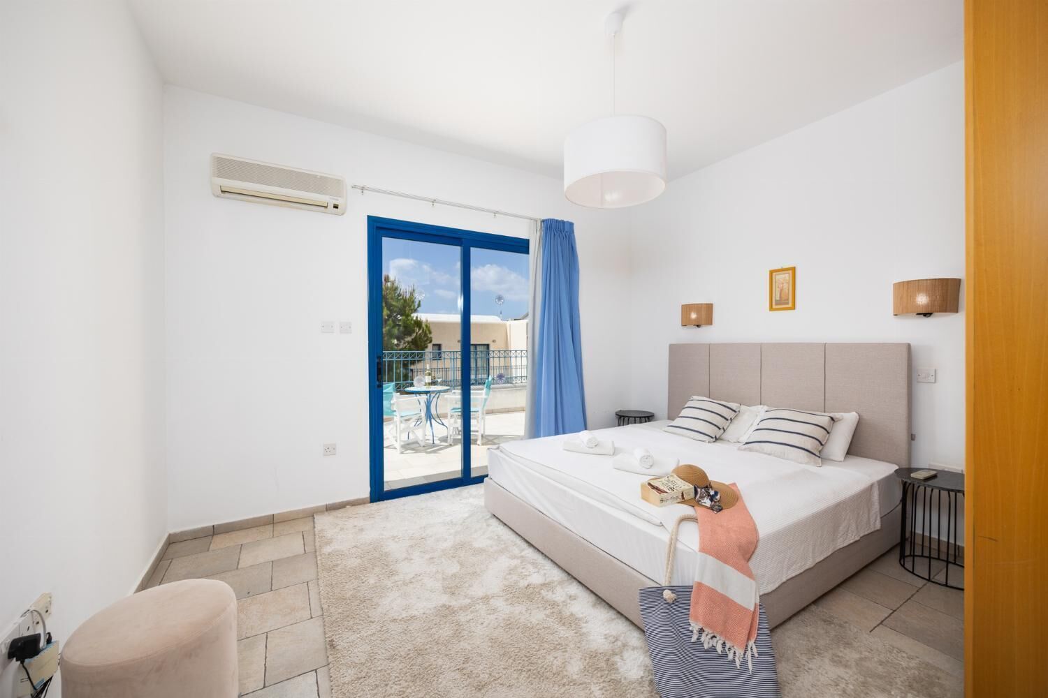 3 habitaciones, tabla de planchar con plancha, wifi y ropa de cama 