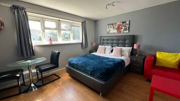 Luxury-Doppelzimmer | Individuell dekoriert, individuell eingerichtet, Schreibtisch