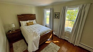 4 bedrooms, iron/ironing board, travel cot, WiFi