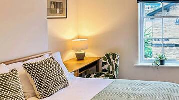 3 bedrooms, free WiFi, bed sheets