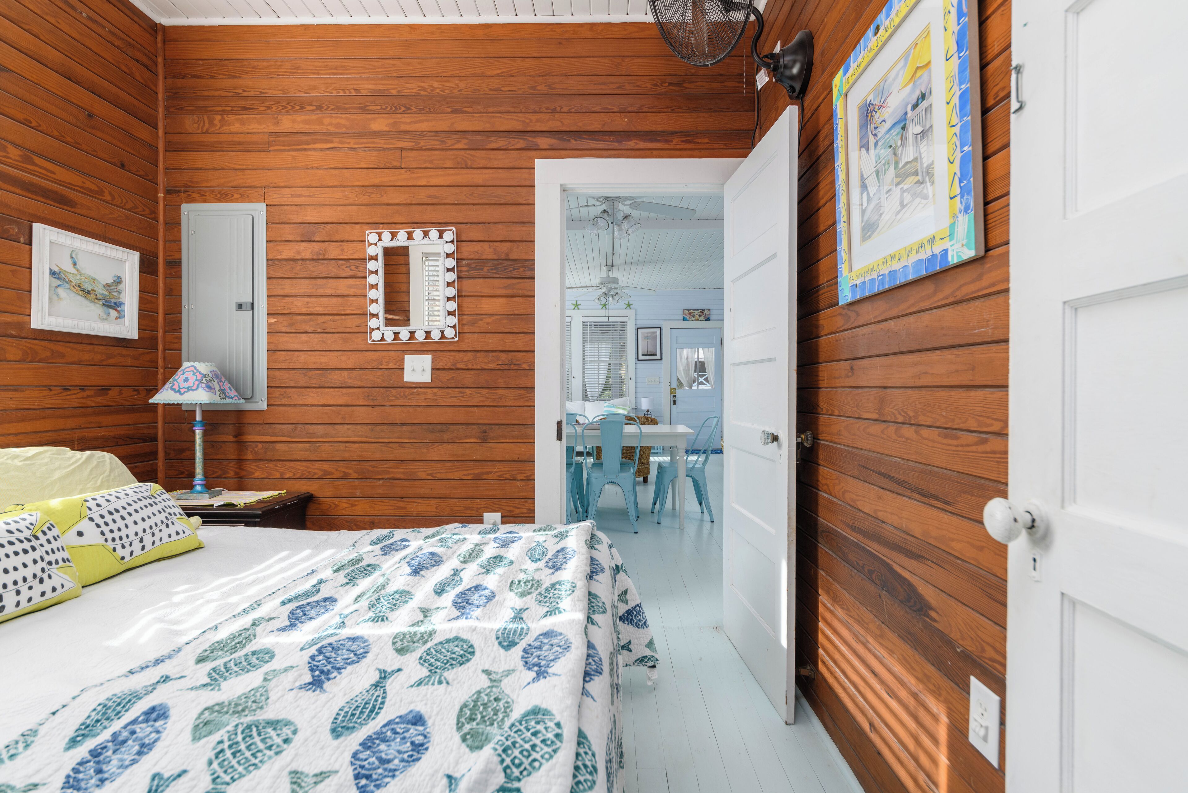 4 bedrooms, iron/ironing board, WiFi (free), bed sheets