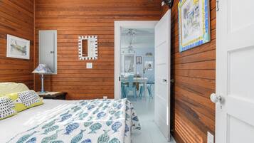 4 bedrooms, iron/ironing board, WiFi (free), bed sheets