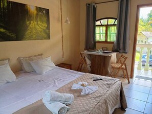 Standard Double Room | Desk, laptop workspace, free WiFi, bed sheets - Pousada chez Nous  (Itatiaia)