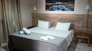 Chalet Deluxe | Una scrivania, postazione laptop, Wi-Fi gratuito, lenzuola