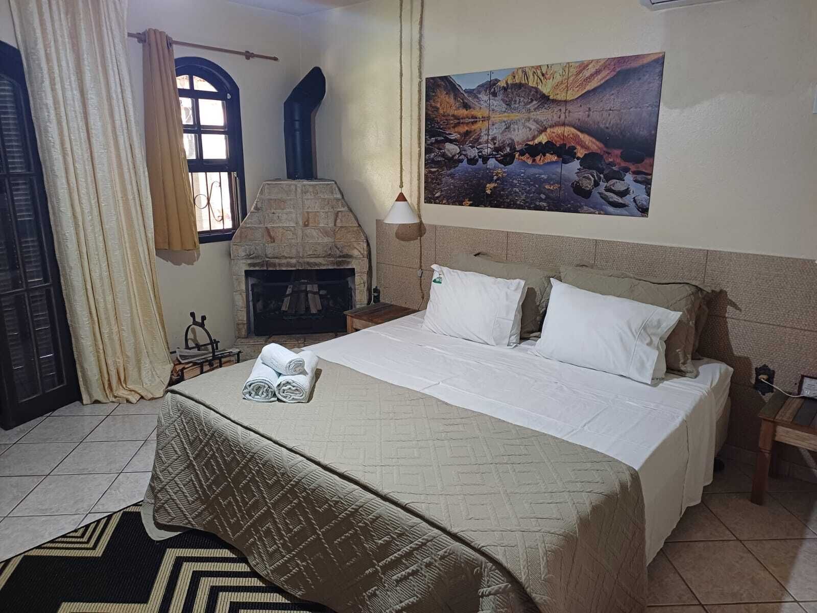 豪華小木屋, 按摩浴缸, 花園景 | 書桌、手提電腦工作空間、免費 Wi-Fi、床單