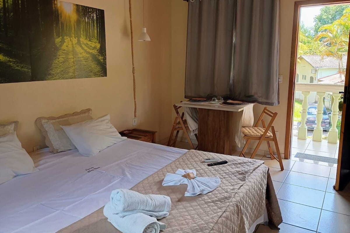 標準雙人房 | 書桌、手提電腦工作空間、免費 Wi-Fi、床單