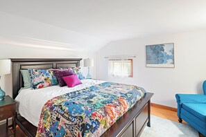 3 Schlafzimmer, Schreibtisch, Bügeleisen/Bügelbrett, Reisekinderbett