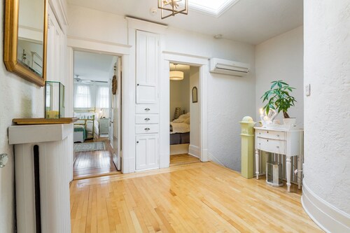 Charming 3+bed family home with garage and garden in quiet leafy Outremont