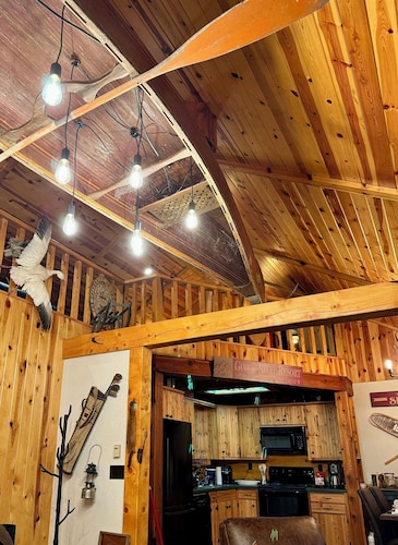 Rustic 5 Bedroom Gorge River Resort