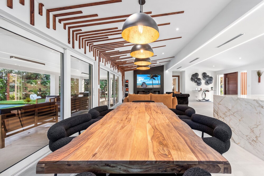 Luxurious Waterfront Escape with Private Dock in Fort Lauderdale