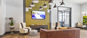 Bama on the River Riverfront Condo with a View, Gym and Pool Access