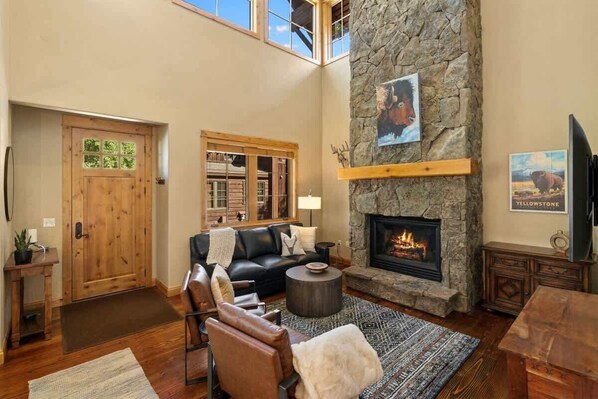 TV, fireplace, offices