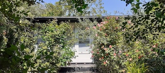 Charming 1-bed Cabin Hastings East Sussex