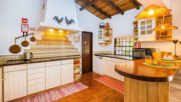 Refrigerador, microondas, horno y lavavajillas