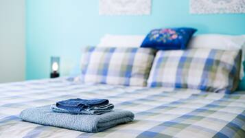 3 bedrooms, iron/ironing board, bed sheets